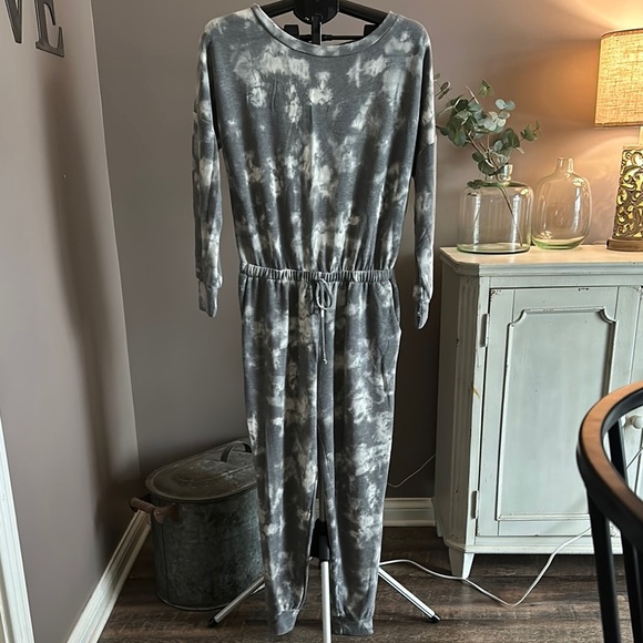 Peyton Jensen Pants - Peyton Jenson Tie-Dye Long Sleeve Jumpsuit